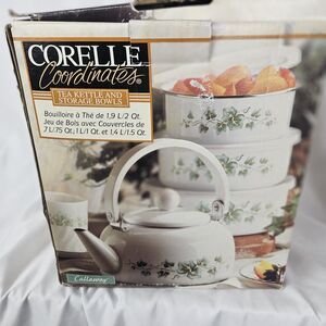 Corelle Callaway Green Ivy 2qt Tea Kettle & 3 Bowl/Lid Set Storage